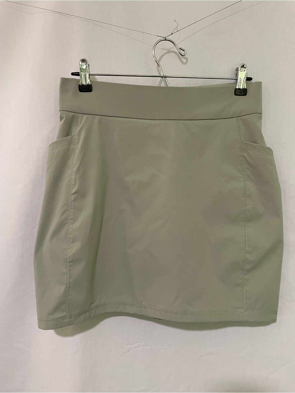 Columbia Women’s Light Olive Green Performance Skort Size Small